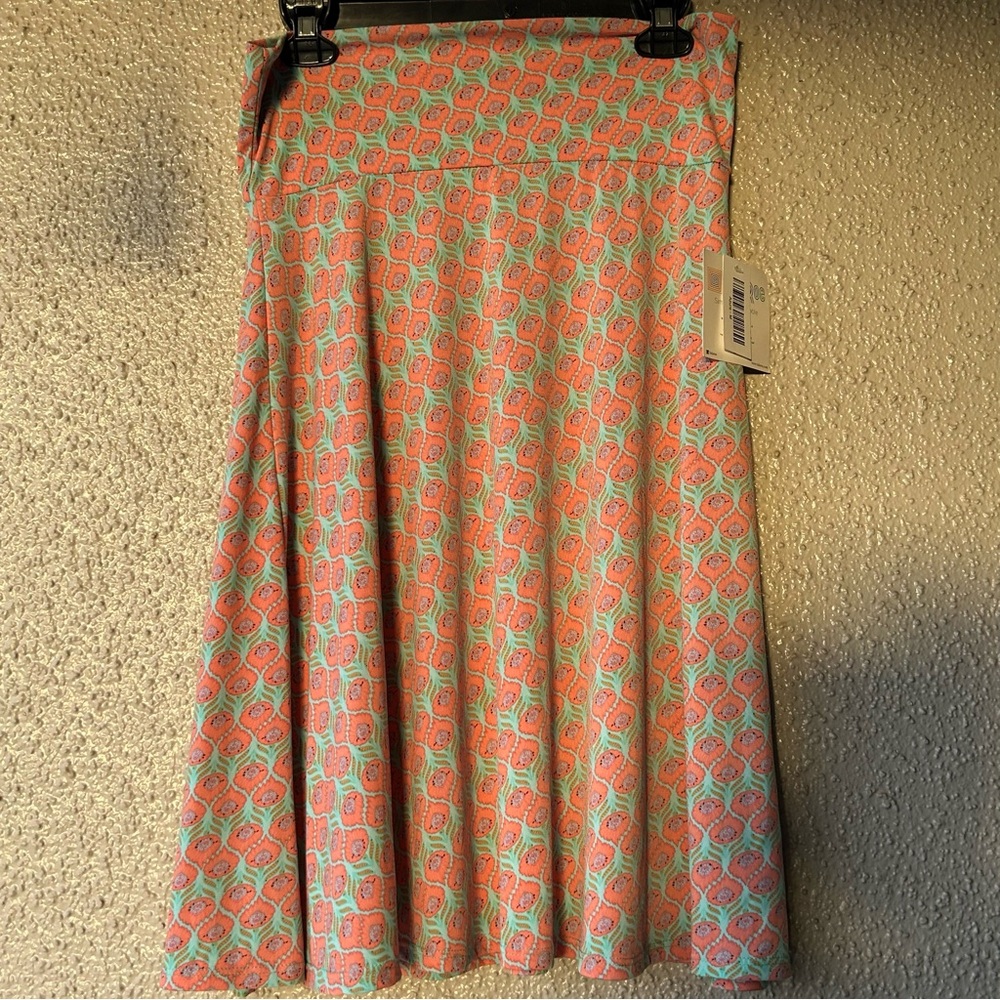 LuLaRoe Azure skirt medium sea foam green and pink NWT